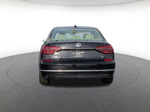 2018 Volkswagen Passat 2.0T SE