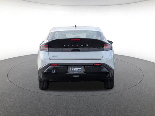 Everest White Pearl Tricoat 2026 Nissan Leaf SV+