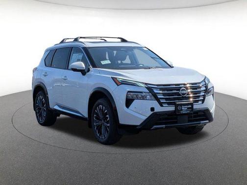 Everest White Pearl Tricoat 2026 Nissan Rogue Platinum