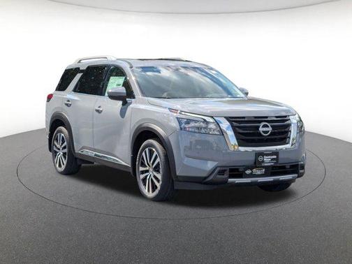2025 Nissan Pathfinder Platinum 4WD