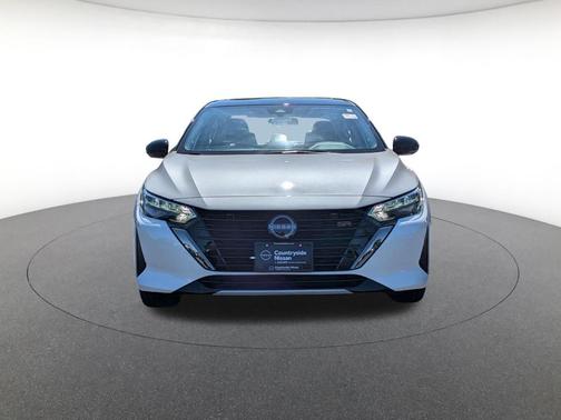 Aspen White Tricoat/Super Black 2024 Nissan Sentra SR