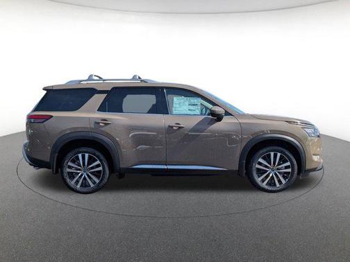 2025 Nissan Pathfinder Platinum 4WD