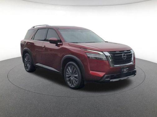2023 Nissan Pathfinder SL 4WD