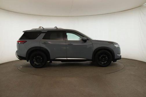 2023 Nissan Pathfinder Platinum 4WD
