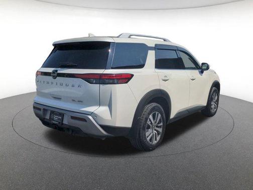2023 Nissan Pathfinder SL 4WD