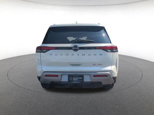 2023 Nissan Pathfinder SL 4WD