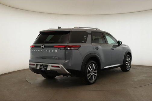 2022 Nissan Pathfinder Platinum 4WD