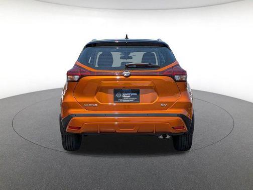 Monarch Orange Metallic/Super Black 2022 Nissan Kicks SV