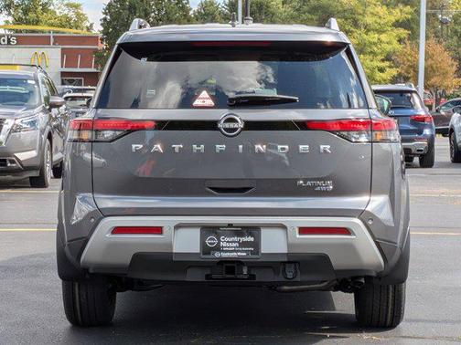 2025 Nissan Pathfinder Platinum 4WD