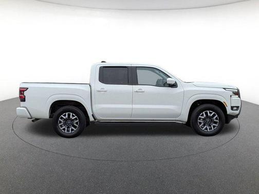 2025 Nissan Frontier SL