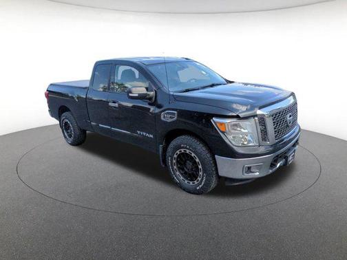 2017 Nissan Titan SV