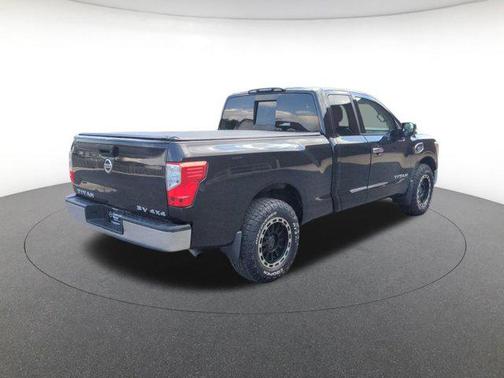 2017 Nissan Titan SV