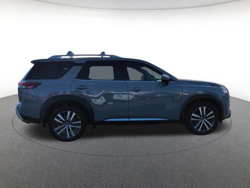 2022 Nissan Pathfinder Platinum 4WD