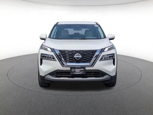 Pearl White Tricoat 2023 Nissan Rogue SV