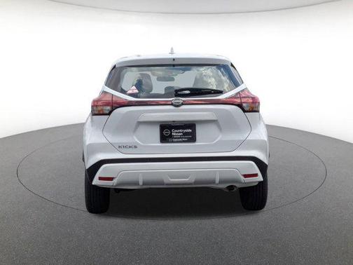 2025 Nissan Kicks S