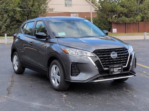 2025 Nissan Kicks S