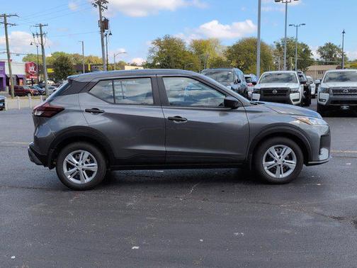2025 Nissan Kicks S