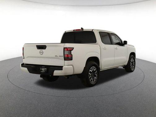 2024 Nissan Frontier SL