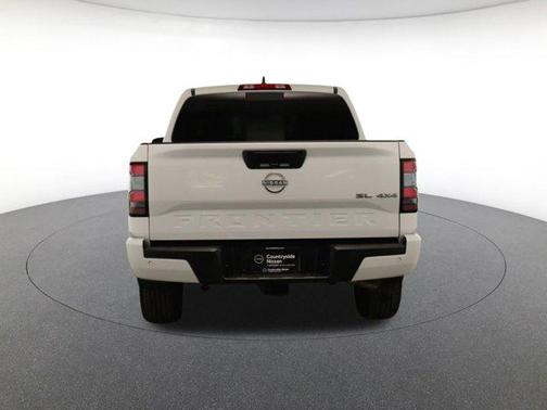 2024 Nissan Frontier SL