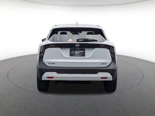 2025 Nissan Kicks SV