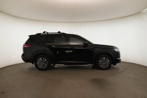2022 Nissan Pathfinder SV 4WD