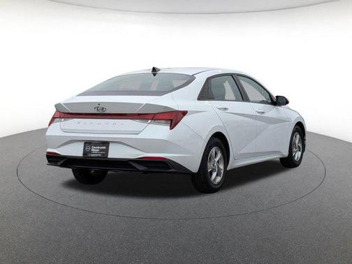 2021 Hyundai ELANTRA SE