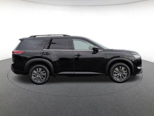 2022 Nissan Pathfinder SV 4WD