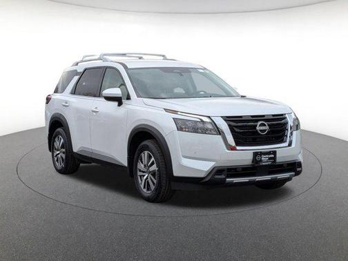 2025 Nissan Pathfinder SL 4WD