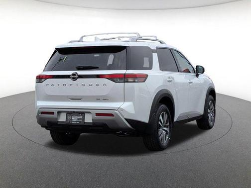 2025 Nissan Pathfinder SL 4WD