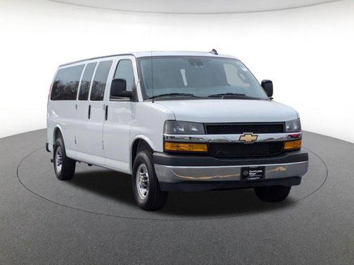 Summit White 2025 Chevrolet Express 3500 RWD 3500 Extended Wheelbase LT