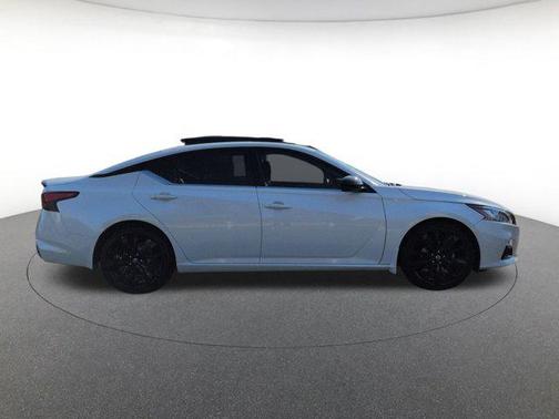 2022 Nissan Altima SR FWD