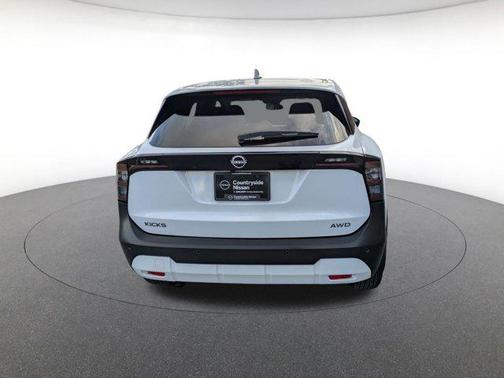 2025 Nissan Kicks SV