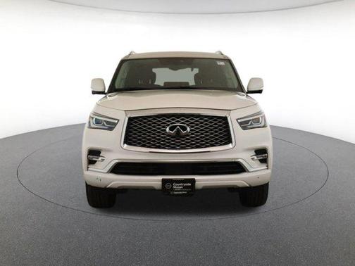 2022 INFINITI QX80 Luxe