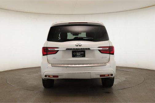 2022 INFINITI QX80 Luxe