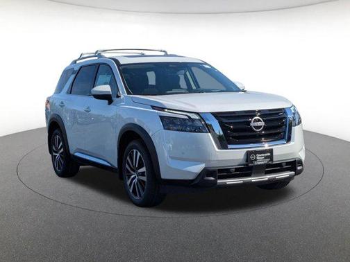2025 Nissan Pathfinder Platinum 4WD