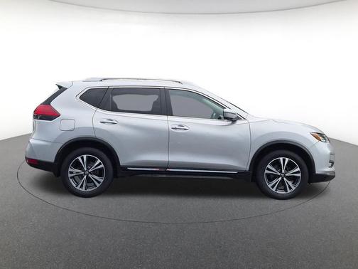 Brilliant Silver 2017 Nissan Rogue SL