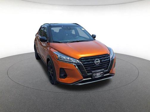 2022 Nissan Kicks SR