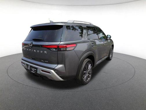 2023 Nissan Pathfinder SL 4WD