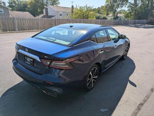 2022 Nissan Maxima SL