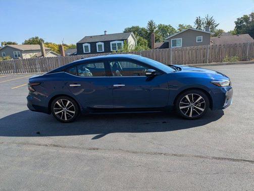 2022 Nissan Maxima SL