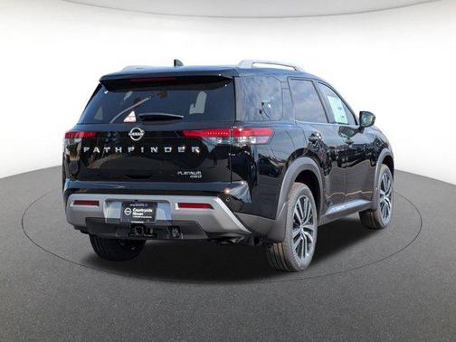2025 Nissan Pathfinder Platinum 4WD