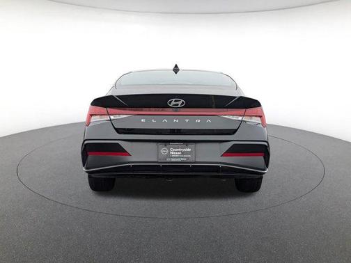 2025 Hyundai ELANTRA SEL