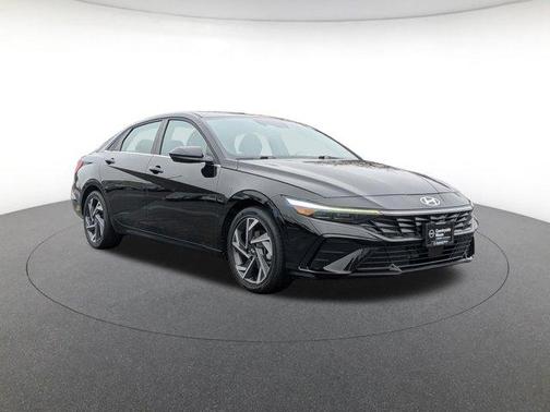 2025 Hyundai ELANTRA SEL