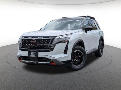Everest White Pearl/Black 2026 Nissan Pathfinder Rock Creek