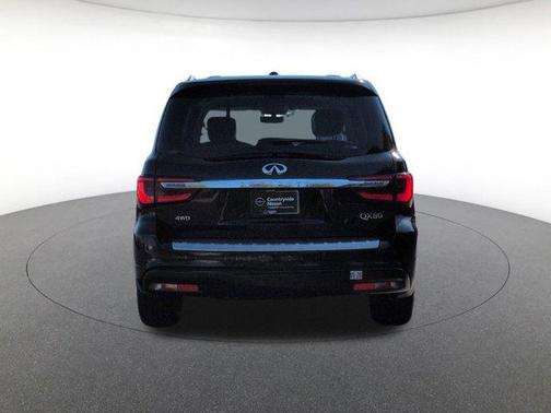 2022 INFINITI QX80 Luxe