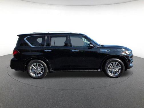 2022 INFINITI QX80 Luxe