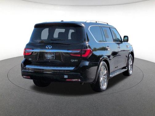 2022 INFINITI QX80 Luxe