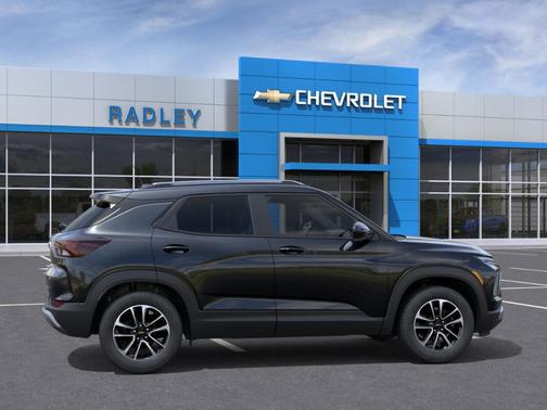 Mosaic Black Metallic 2026 Chevrolet Trailblazer LT