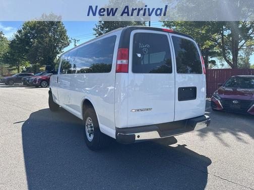 2024 Chevrolet Express 3500 LT