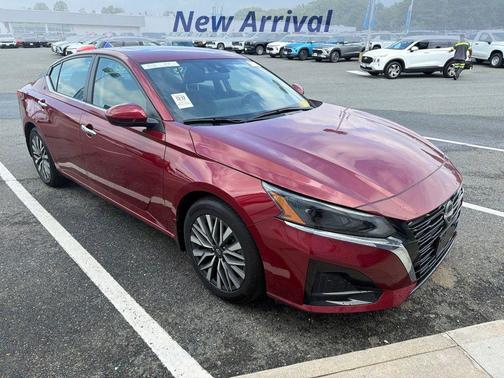 Scarlet Ember 2024 Nissan Altima 2.5 SV